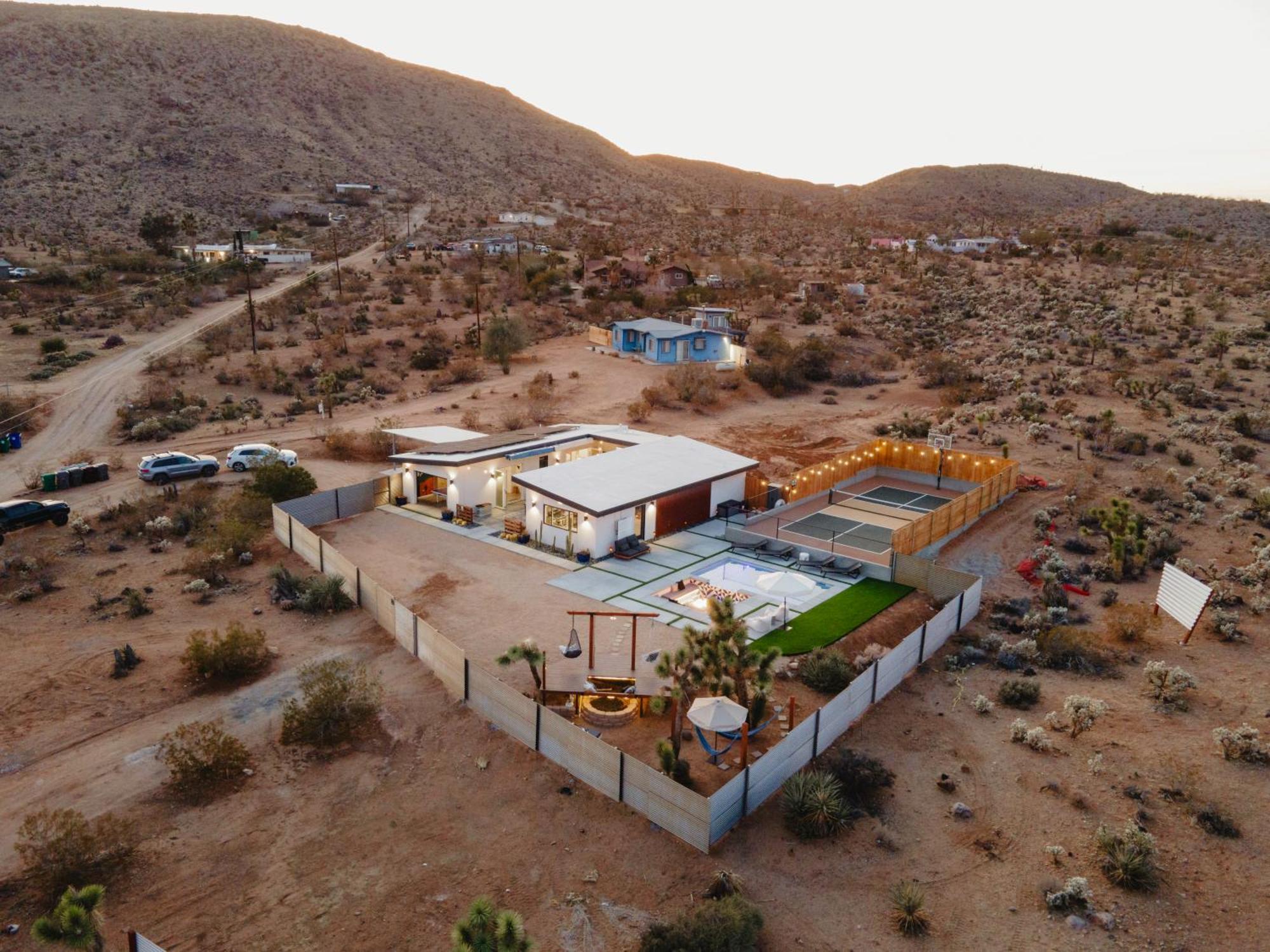 Ventana Cove Pickleball Retreat Yucca Valley Exterior photo